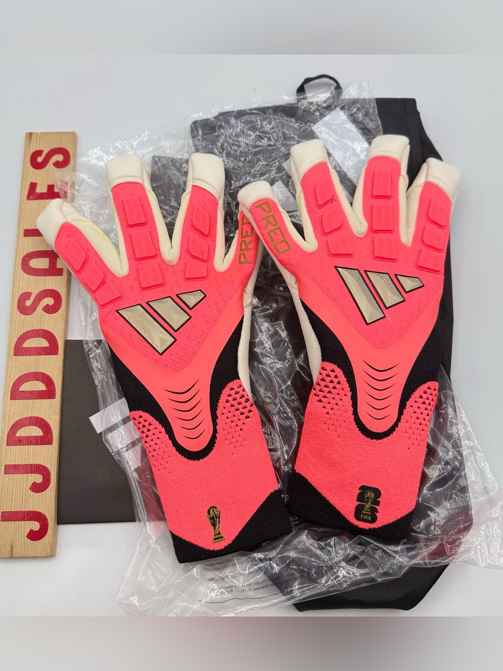 Adidas Predator Pro Goalkeeper Soccer Gloves 2026 FIFA World Cup KV6512 Men Sz 8